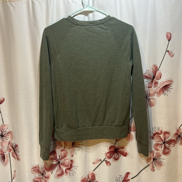 NORTH FACE • Women’s XS Green Long Sleeved Top - Picture 6 of 6